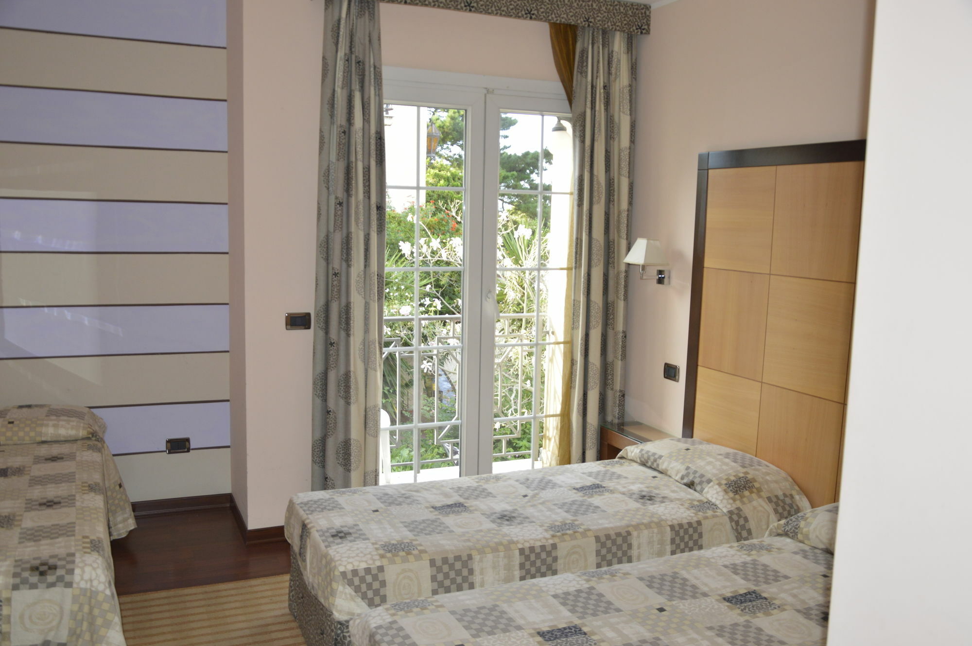 Regent Beach Hotel & Apartments Ρέτζιο ντι Καλάμπρια Εξωτερικό φωτογραφία